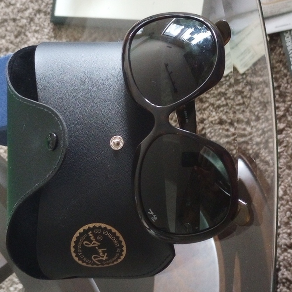 Ray ban
